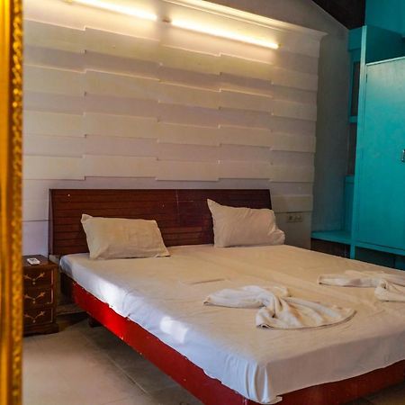 Piggy Calangute By Urban Nomads - Dorms & Pvt Rooms GOA エクステリア 写真