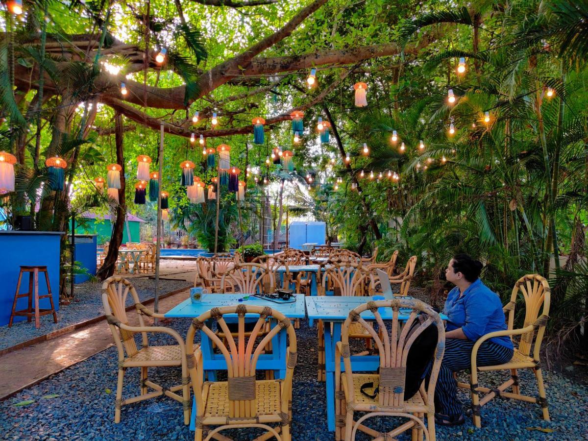 Piggy Calangute By Urban Nomads - Dorms & Pvt Rooms GOA エクステリア 写真