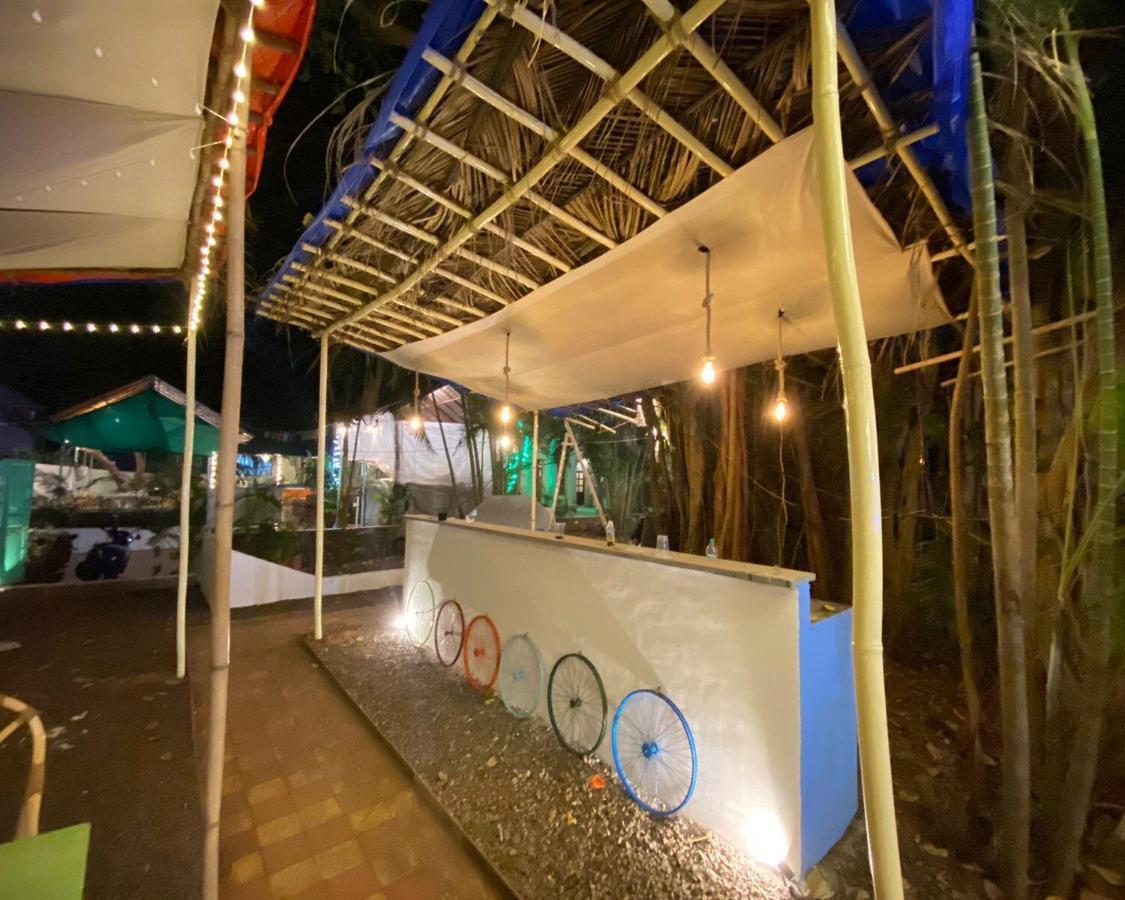 Piggy Calangute By Urban Nomads - Dorms & Pvt Rooms GOA エクステリア 写真